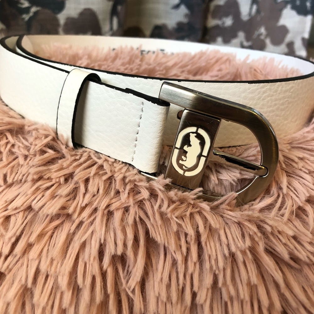 White belt with black trim